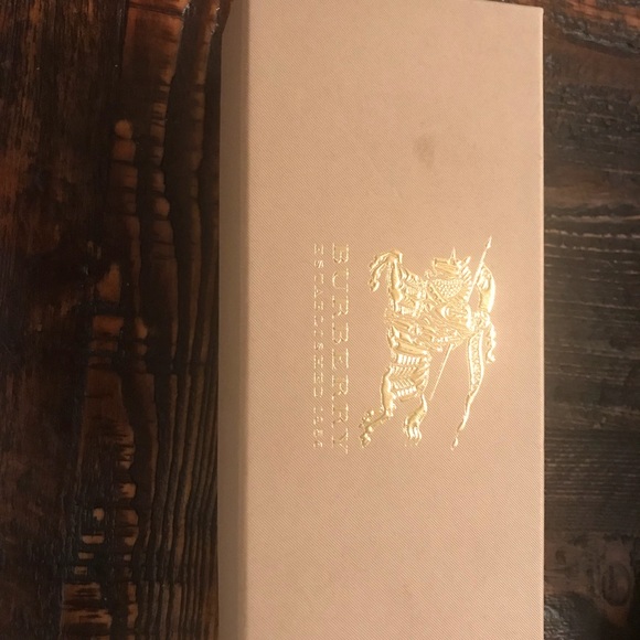 Authentic Burberry gray sunglasses - Picture 7 of 7